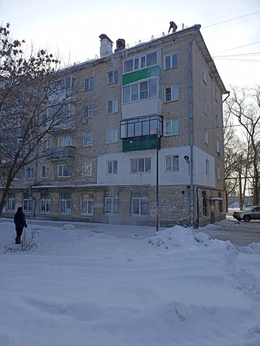 lukmkd63's tweet photo. Сергея Лазо 6,16; Лазо 28, 33. Очистка крыш от снега и наледи. https://t.co/UJsFPWWO6o