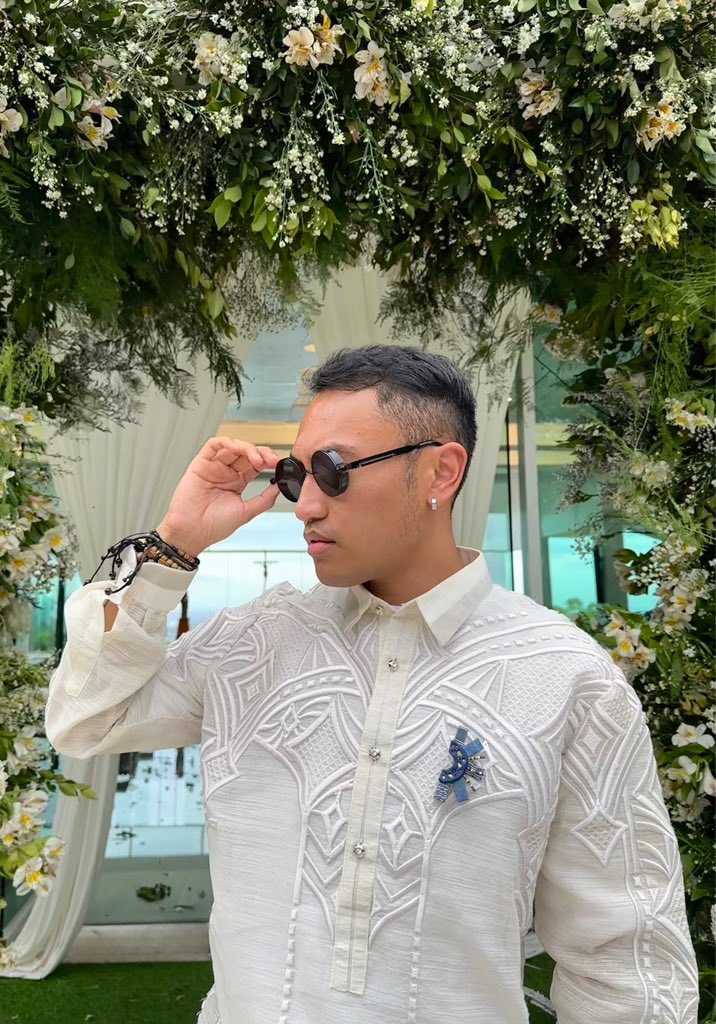 turistaboy's tweet photo. Lalake muna tayo for todayβs videyow! ππ»ββοΈ
π Barong by Jems Gown Collection
π Brooch by the #PhilippineFashionCoalition
#TuristaBoy #ExploreMisOr https://t.co/v6wm3l0SOf