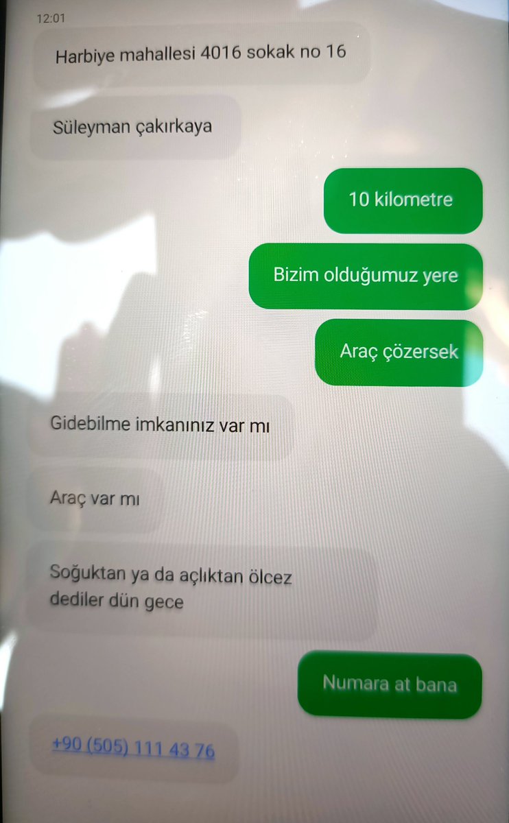 beklev1c's tweet photo. HATAY/DEFNE ÇOK SAYIDA SU,YEMEK VE BATTANİYE İHTİYACI ÇOK ARKADAŞIMIZ YAZIYOR.AÇLIKTAN ÖLECEĞİZ DİYE RTLEYİP ULAŞTIRALIM HERKESE,BİZLER DE GEÇMEYE ÇALIŞIYORUZ ORADA https://t.co/7dMjNdpFGF