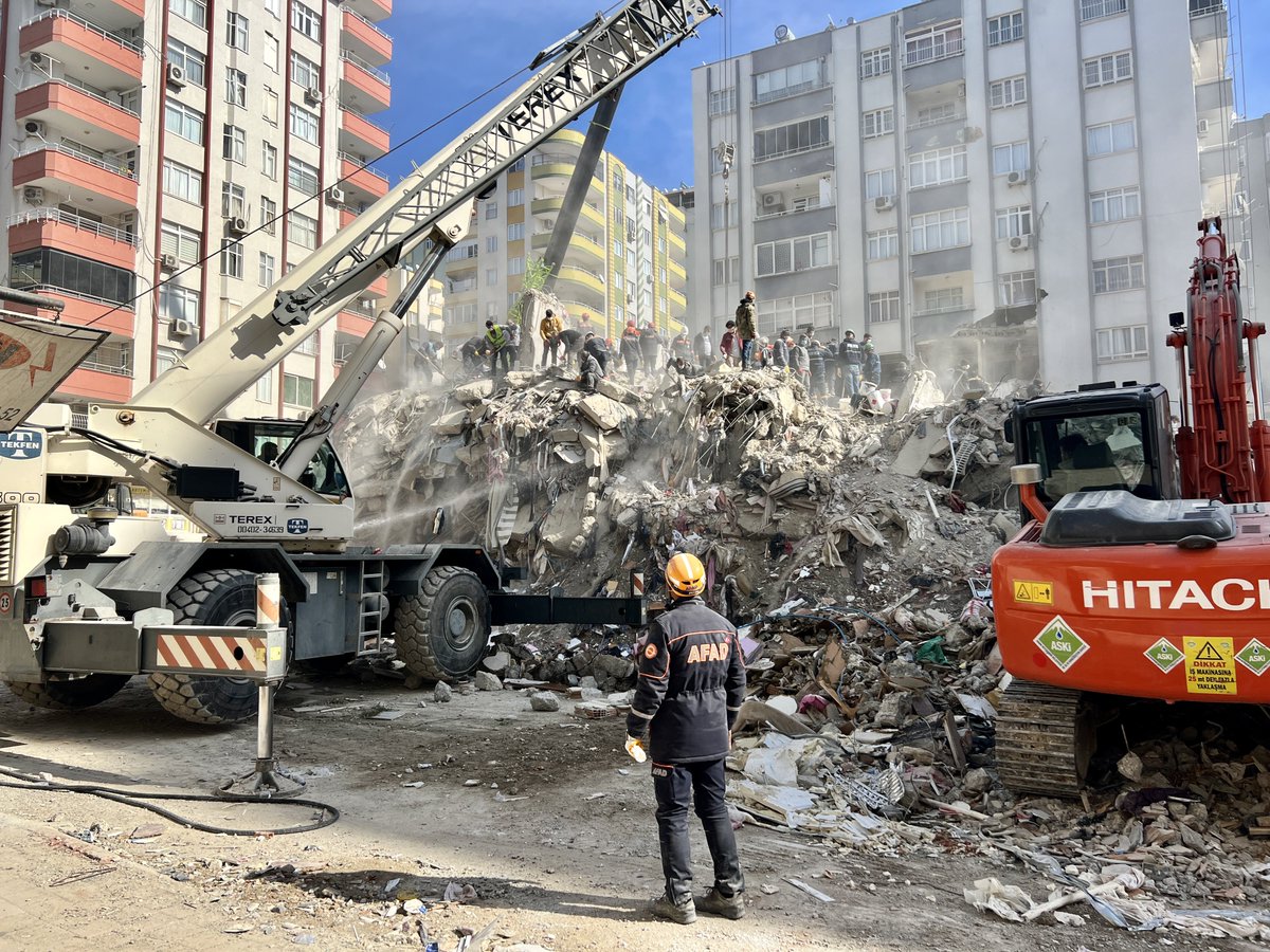 We are in southeastern Turkey for <a href="/dwnews/">DW News</a>, covering the aftermath of the devastating earthquakes. It’s one of the largest disasters the country has ever seen. You can follow us live at: youtube.com/live/ammKkVgtI…
