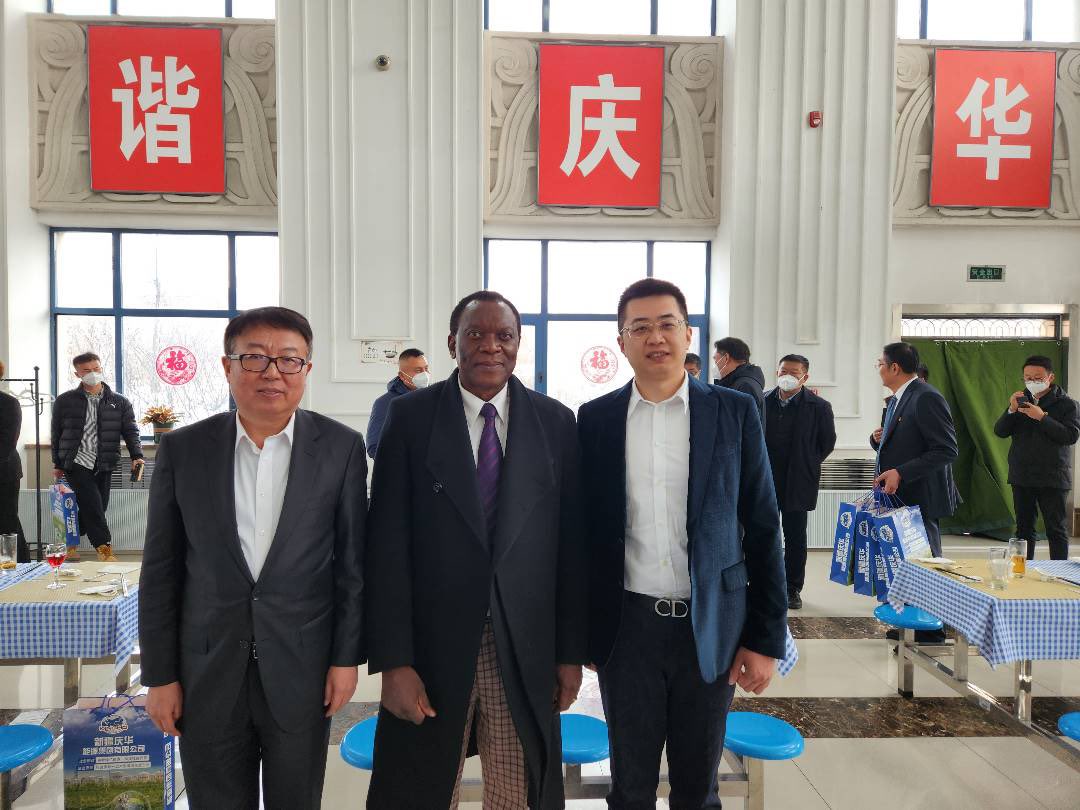 Leone_Rock_'s tweet photo. Ambassadors from more than 10 African Countries, including South Africa, Senegal, Benin, Rwanda, Mali, Madagascar, Malawi, Uganda, Lesotho and Chad visited China Kingho Group. https://t.co/QUMjMZCwyN