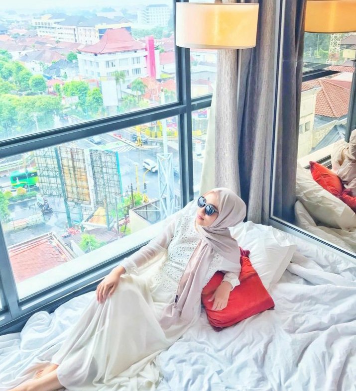 Qurrotulluyun's tweet photo. Berdua denganmu.. menikmati sore.. 
Twitter memang egak pernah salah.
Nyaman bertukar pikiran, curhat nyaman berpelukan dan nyaman buat burung di dalam hangatnya sangkar mu. https://t.co/marJylkA6k