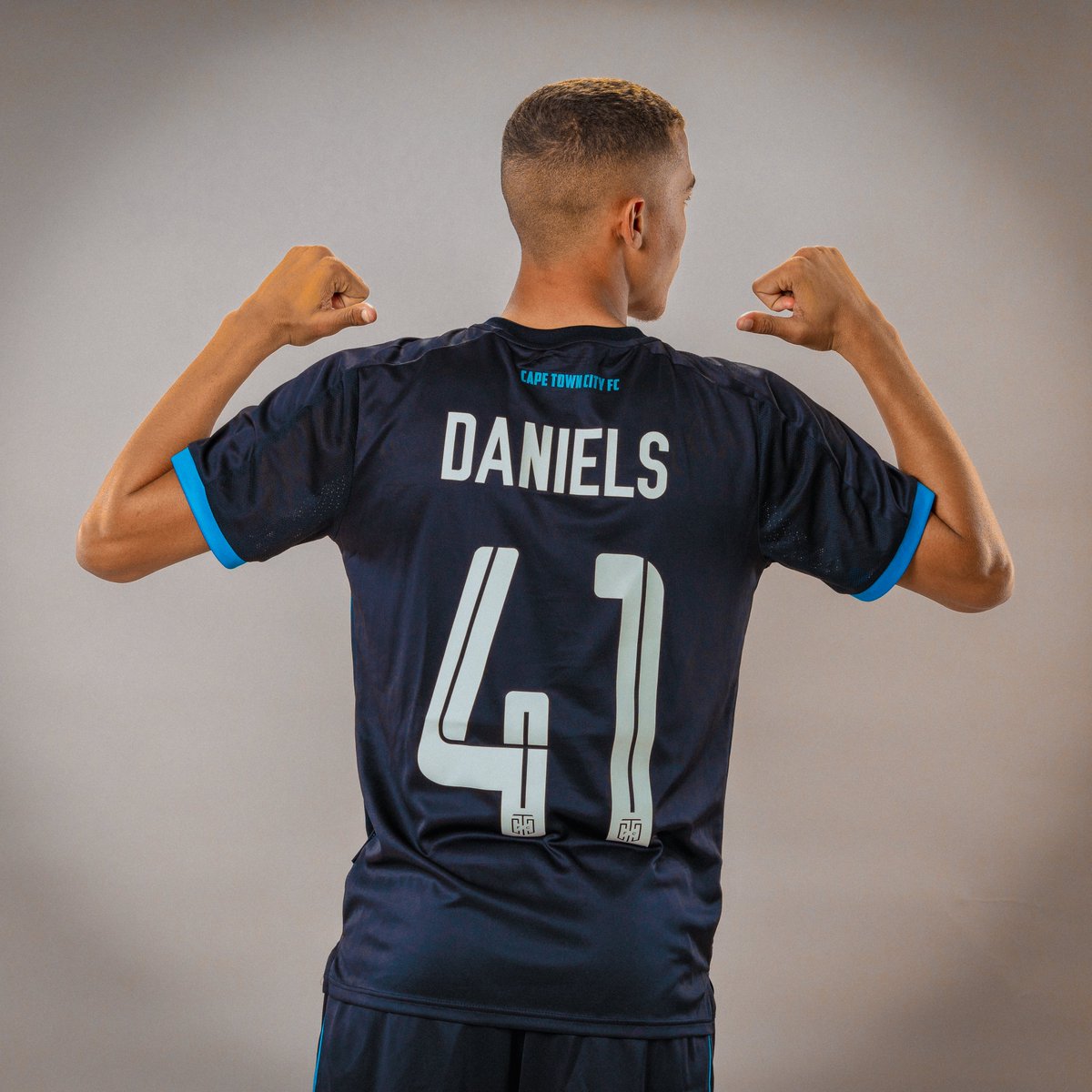 Happy 19th birthday to Luke Daniels! 👏

#iamCityFC