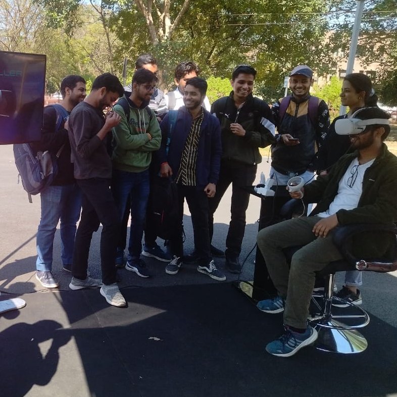 _DigitalIndia's tweet photo. Experiencing the #DigitalTransformation!

Glimpses of the #DigitalIndia Mobile Van at @iet_lucknow where students got aware of various initiatives that are empowering the citizens.
#G20India #G20DEWG @g20org @PibLucknow @UPGovt @GoI_MeitY https://t.co/qgE30wbWo6