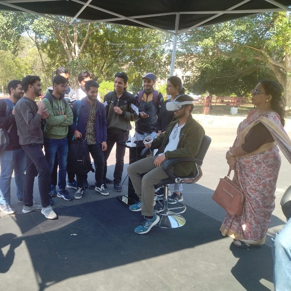 _DigitalIndia's tweet photo. Experiencing the #DigitalTransformation!

Glimpses of the #DigitalIndia Mobile Van at @iet_lucknow where students got aware of various initiatives that are empowering the citizens.
#G20India #G20DEWG @g20org @PibLucknow @UPGovt @GoI_MeitY https://t.co/qgE30wbWo6
