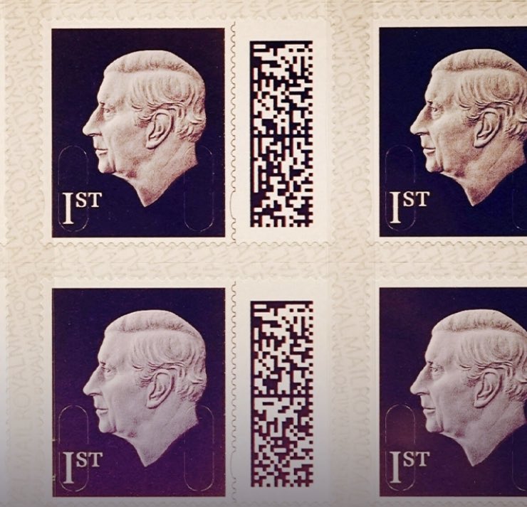 GLecointe's tweet photo. 🇬🇧👑 Royal Mail a dévoilé les nouveaux timbres à l’effigie du nouveau roi Charles III. ⁦@RoyalFamily⁩ https://t.co/pr2DyShOPL