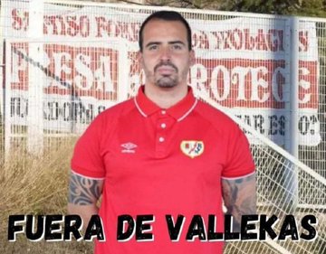 ResistenciaVk's tweet photo. Vamos a repetirlo: el @RayoVallecano ha contratado para su equipo femenino a un  entrenador que dice que hay que violar a una mujer para fomentar el espíritu de equipo. Y no le han cesado.

TE LO RECORDAREMOS TODOS LOS DÍAS ✊⚡ https://t.co/lqU89um5UW