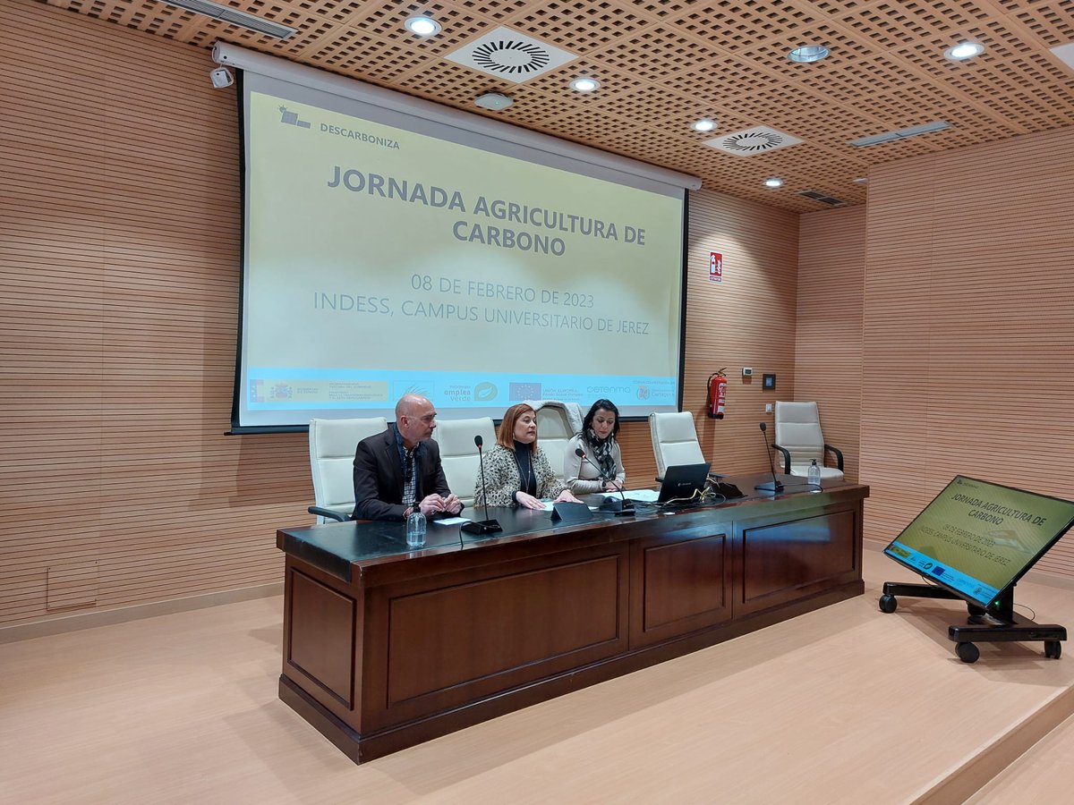 FCTAlgeciras's tweet photo. Arranca la Jornada AGRICULTURA DE CARBONO #FCTA @CETENMA en el Salón de Actos #INDESS en el Campus Universitario de Jerez junto a @INDESS_Cadiz y @IfapaJunta
Analizamos la #sostenibilidad en el sector agrícola con ponentes 🔝 de diferentes entidades y universidades andaluzas https://t.co/tSA8Jzv6dZ