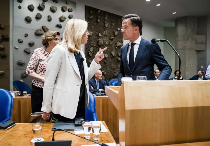 Loek Jansen (@loek2006) on Twitter photo En als je me dat nog een keer flikt, stamp ik een tampon in je oren! En als je me dat nog een keer flikt, stamp ik een tampon in je oren!