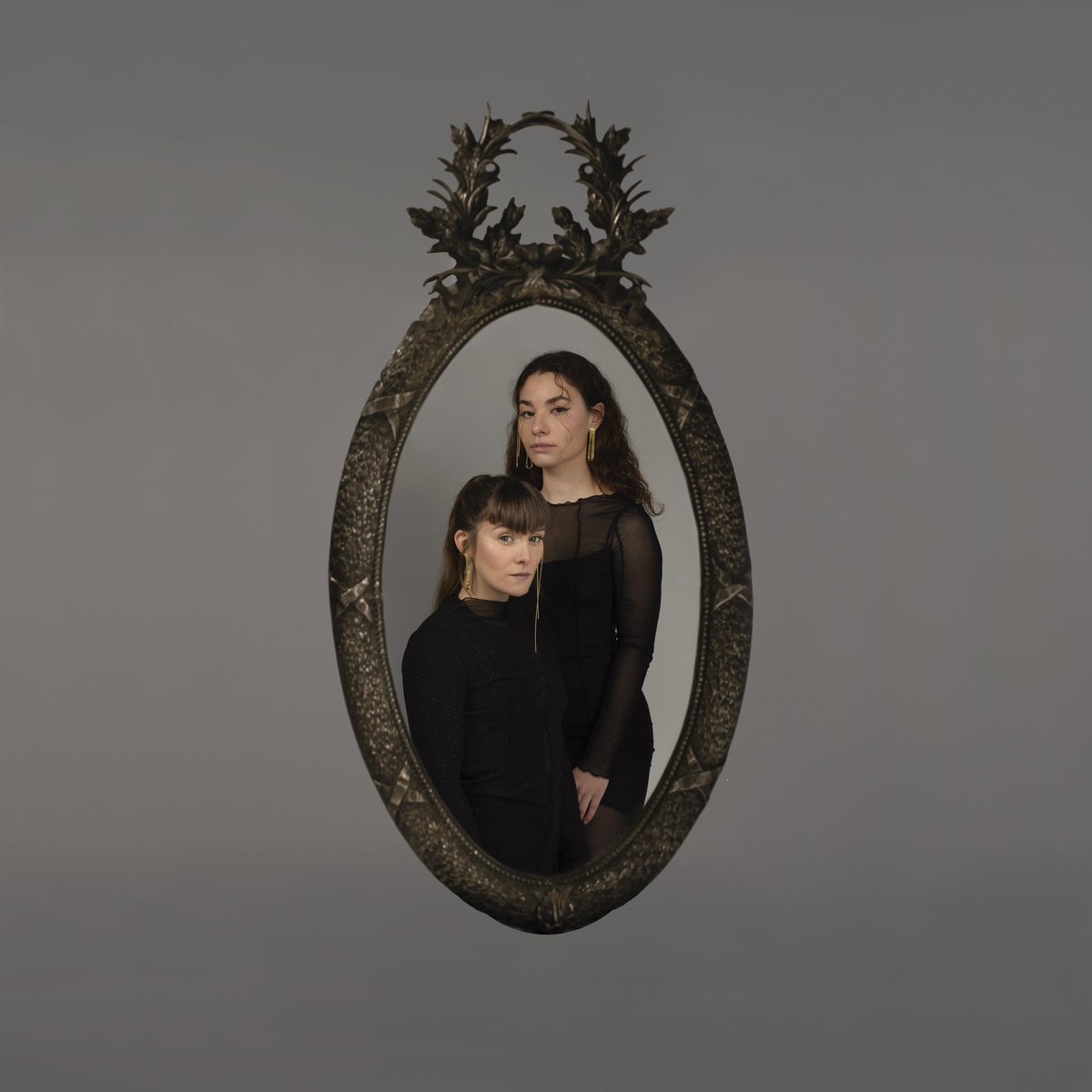 💿 ACRÓPOLE 💿 24/02 en tódalas plataformas!!!!!! 

Aquí tedes a portada do noso primeiro traballo, temos moitas ganas de que o fagades voso 🫀