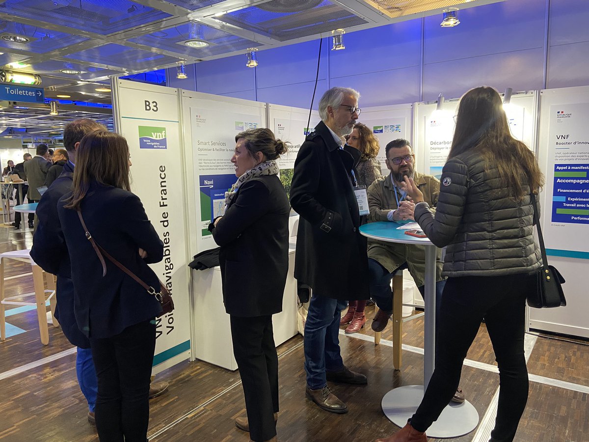 vnf_officiel's tweet photo. .#VNF présente auj encore au Forum de l’@agence_IT_Gouv les innovations du secteur #Fluvial qui vont le rendre encore + pertinent &amp; compétitif.
En accompagnant tous ces projets, VNF démontre qu'il est 1 établissement innovant qui s’inscrit dans l’avenir.
@CBeaune @Ecologie_Gouv https://t.co/HQwLYOcY3X