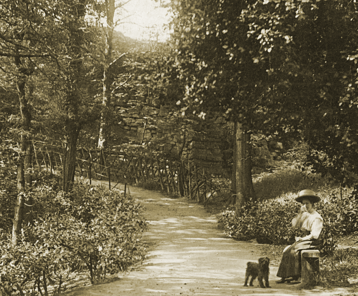 A view in Roundhay Park believed to date to the early 1910s.