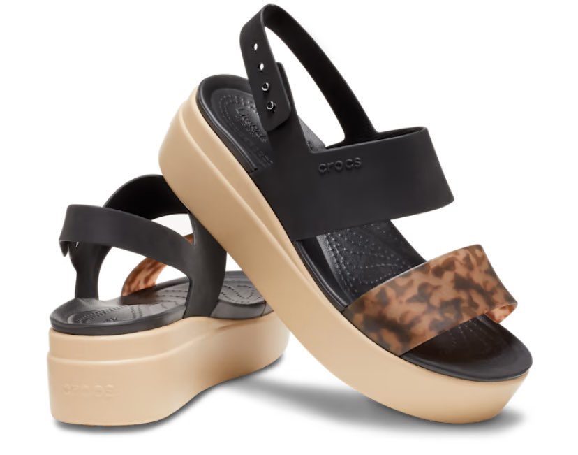 dizzy2910's tweet photo. #Crocs My newest purchase #preppingforspring https://t.co/5QxYX7AqVg