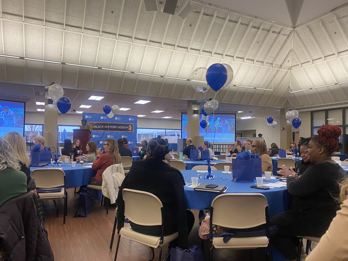 areedwhs's tweet image. STLCC Counselor Breakfast! Just a couple of their unique programs- AAS Dental Hygiene and American Sign Language! Many good things happening here at #stlcc