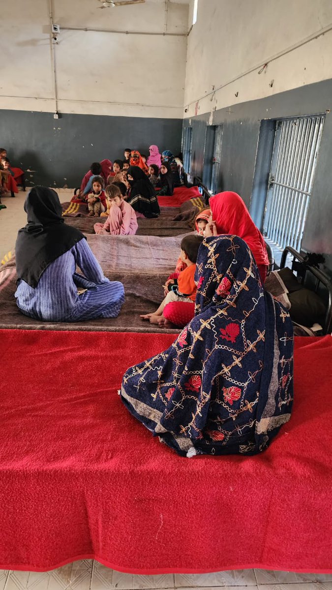 Most of them wanted to return to Afghanistan when I spoke to them. There were also women with documents in addition to those without them. Soon, more information on Nikkei Asia will be published.2/3
#afghanrefugees #refugeesrights #humanrights #UNHCR