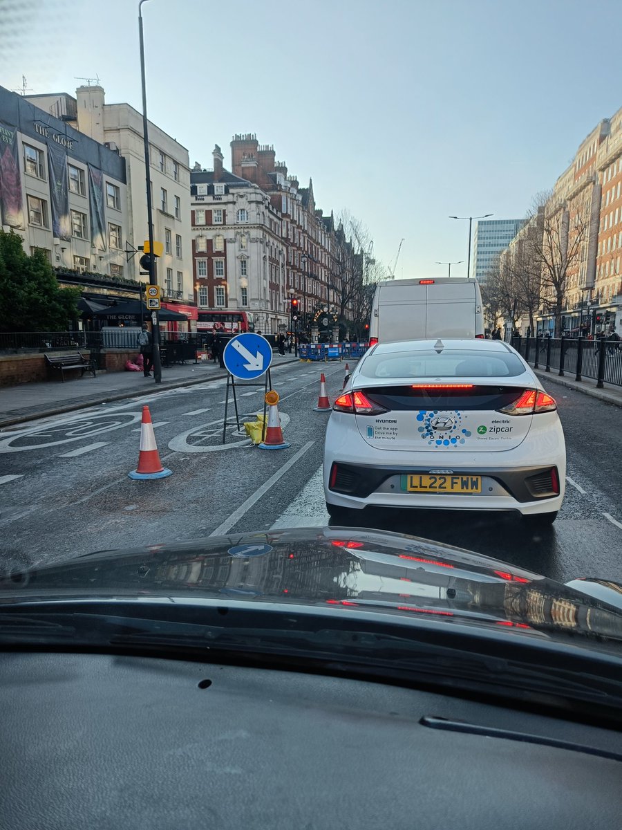 All this pollution on Marylebone road due to this roadworks with no workers at 2.30 and Mr khan is worried about peoples lungs with ulez