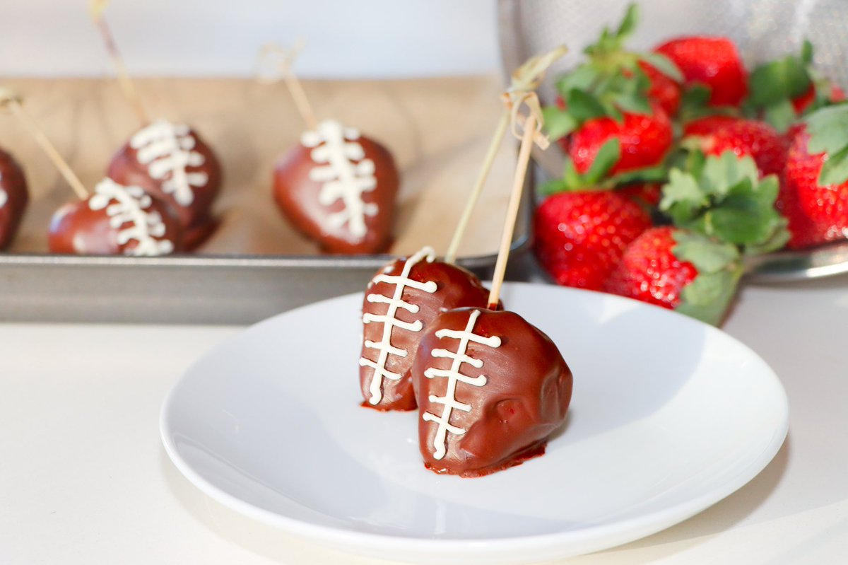 📣 It’s game time! What desserts do you have planned for the Super Bowl? Head over to ffactor.com to find more #SuperBowl recipe inspiration 🏈👩🏻‍🍳