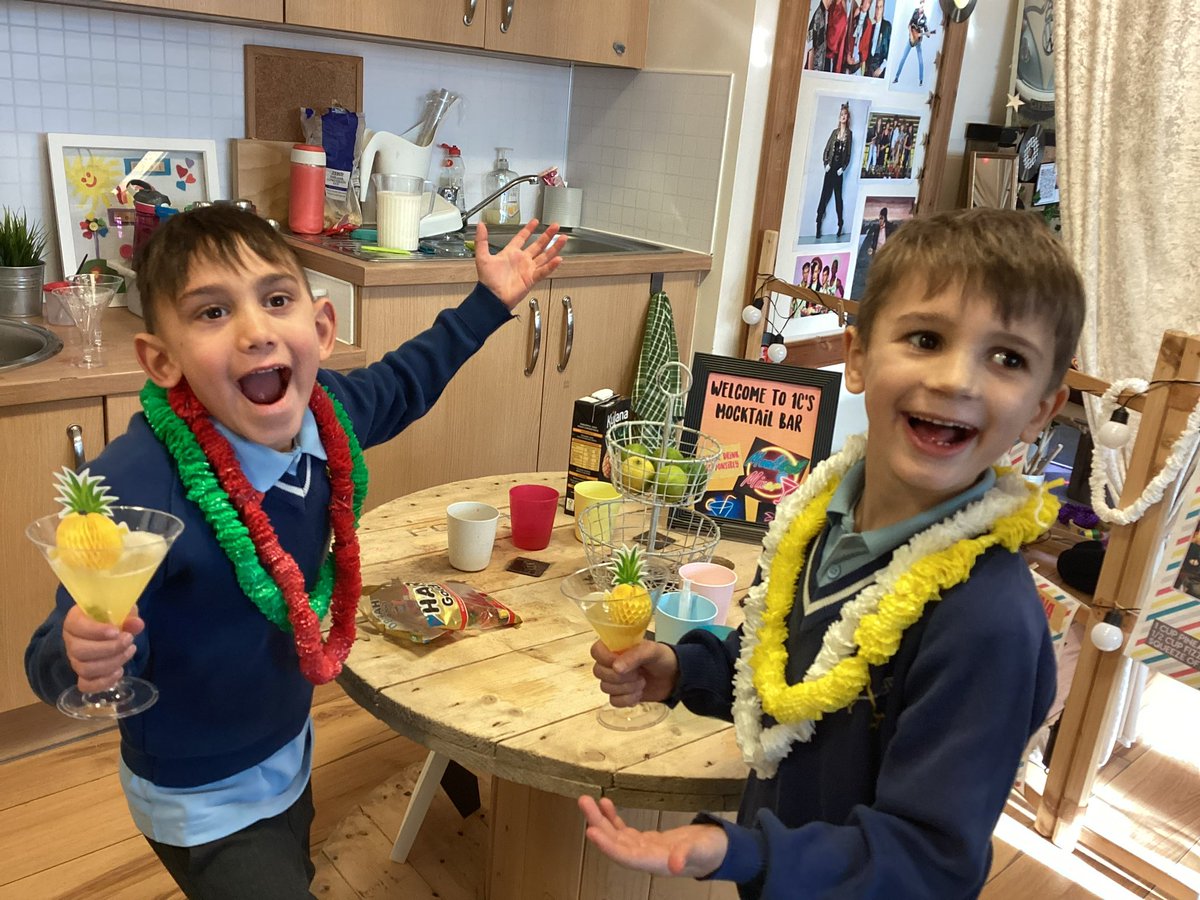 stpeters2_8's tweet photo. It’s the 1980’s in Year One and club Tropicana is open for mocktail mixing 🍸🌴🍹🥥
#mocktails #yearonefun #themusicsoundsbetterwithyou https://t.co/chyLJ8OQ7u