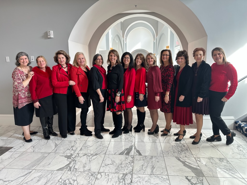 Philoptochos1's tweet photo. These chapters shared their #GoRedSunday snapshots with us! We'd love to see more - share at communications@philoptochos.org! #ArmyofAgape #PhiloStrong #goredforwomen
Chapter #4035 of St. George Church (Palm Desert, CA), Chapter #0013 of St. Constantine & Helen Church (D.C) https://t.co/SDJfKF2oH1