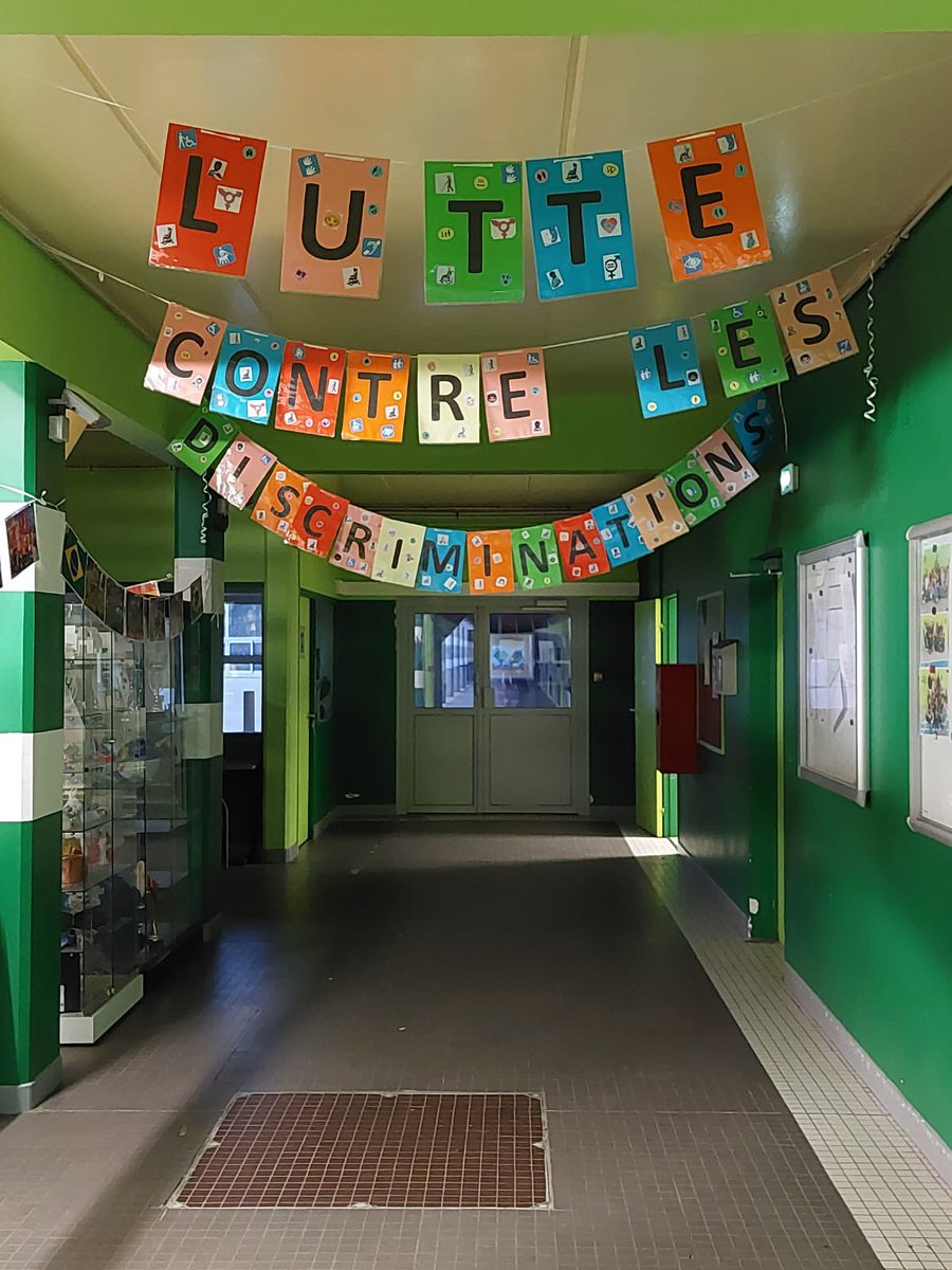 lesegrais's tweet photo. Cette semaine débute les deux semaines de lutte contre les discriminations au collège. Au programme ? Interventions, conférences, sorties et ateliers pour sensibiliser tous les niveaux aux différentes formes de discriminations ! https://t.co/SbDTeS3WcC