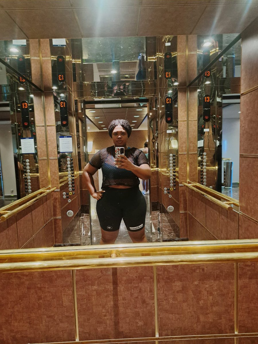 audas_vanschoor's tweet photo. THE SHOW NEED TO GO ON๐๐พโโ๏ธ
NO MATTER THE LOCATION WE PUT IN THE WORK ๐ช๐ฝ
#MSC #Cruise #Avsfitness #Ocean #Avsfitchick #Avsgear #Avsfitness #FitFebulous https://t.co/0BMCw1QcX5