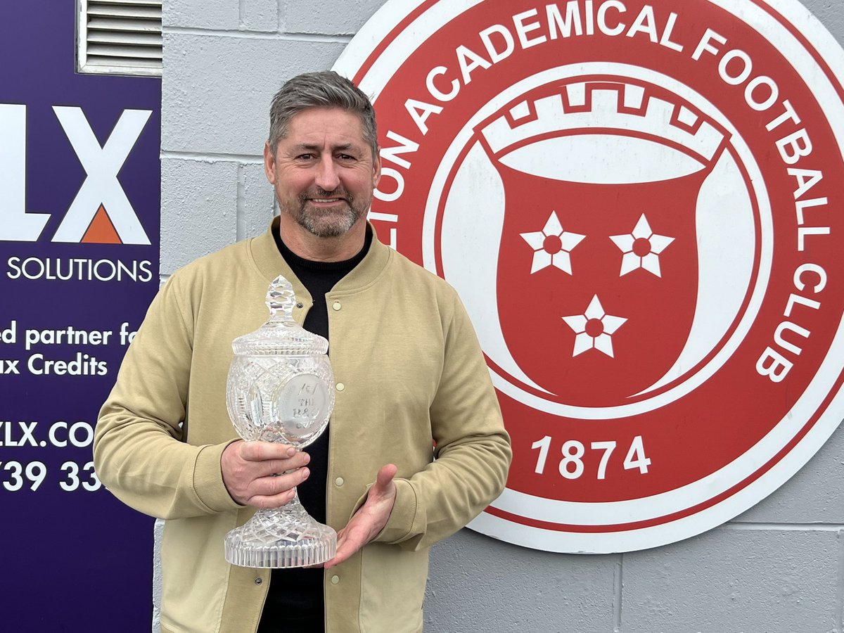 acciesfc's tweet photo. This man has just been in at the stadium! As we are in another Challenge Cup Final here is Gary Clark with the B&amp;Q Cup, the then sponsors, he scored twice in our 1992 final win v Morton at Love Street @spfl @SPFLTrust https://t.co/TO9LwqkZXN