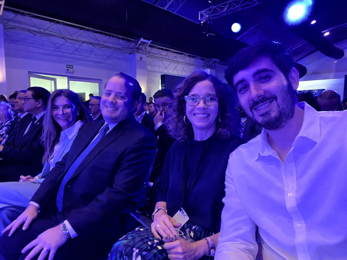 🇩🇴Comenzó el 1er Foro de Internacional de Innovación Pública con colegas, amigos y autoridades de la República Dominica y toda la región.
Como dijo el Ministro <a href="/JosePaliza/">Jose Paliza</a> este proceso transformador del Estado ya no es una opción, es una necesidad🙌
👨🏻‍💻👩🏻‍💻youtube.com/live/6Y3fryhmV…