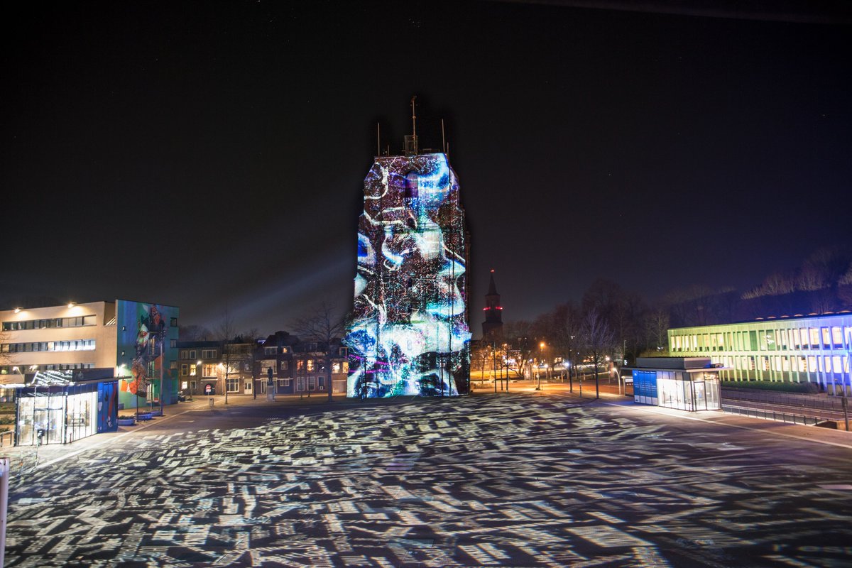 Laat je donderdag, vrijdag en zaterdagavond betoveren door de mooiste lichtkunstwerken van binnenlandse- en buitenlandse kunstenaars. Je vindt ze tijdens LUNA Nights door de hele binnenstad. Tot dan!? mediaartfestival.nl/luna-2023/