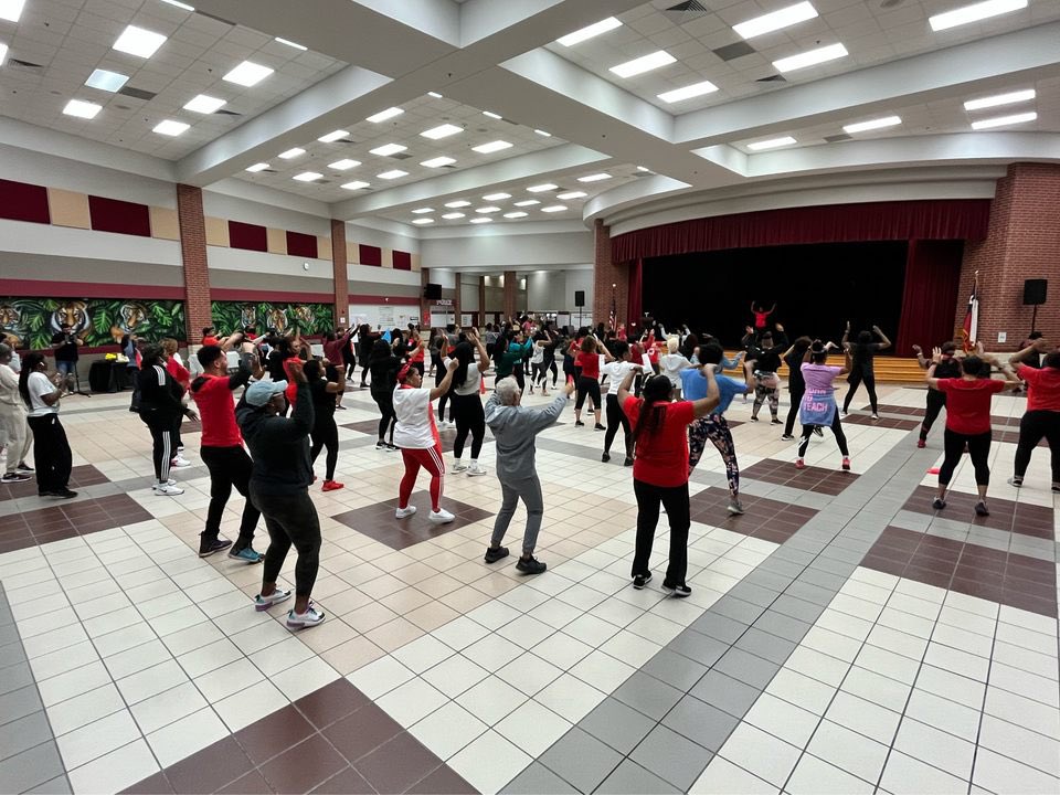 BAHADeltas's tweet photo. #GoRedForWomen #BAHADST #ZFusion: Over 90 in attendance for another informative wellness event featuring heart-pumping Zumba,resistance band training & a meditation session. Special thanks to all our participants & vendors who attended! Happy to donate $500 to @American_Heart! https://t.co/EWeNr4iGBw