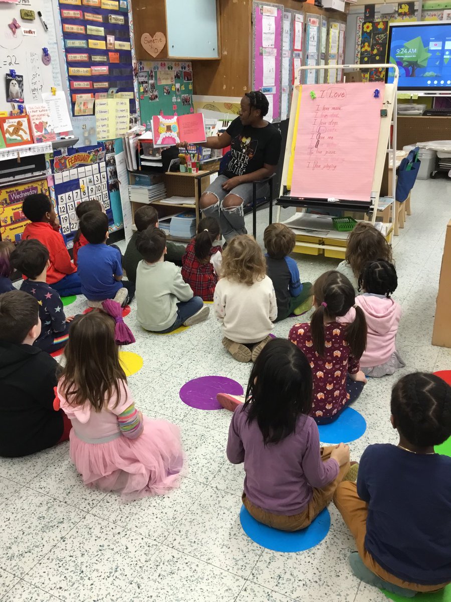 “Thank You” to our parent for being our guest reader today! ⁦@PS10Brooklyn⁩ #ps10bk