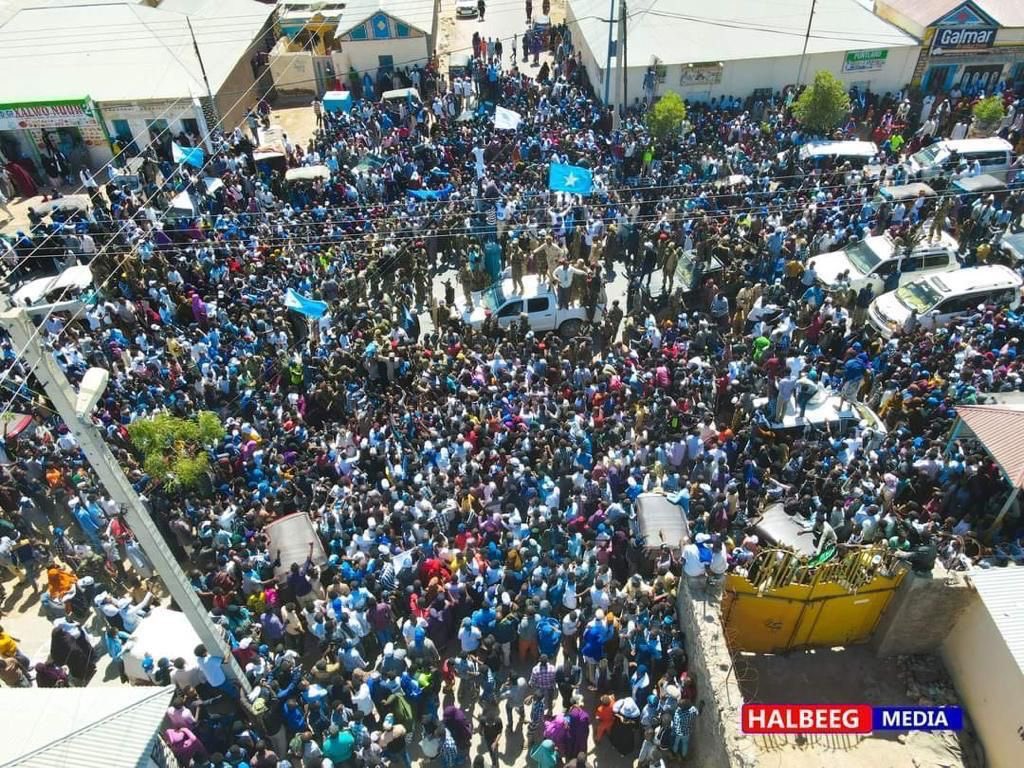 Somali_Council's tweet photo. The people’s uprising in #Laascaanood is truly about #PeopleInAction, a yearning for self governance and self determination. We call for the immediate  withdrawal of Hargeysa’s troops from the region, to pave the way for dialogue. https://t.co/9Wbbmsrn0e