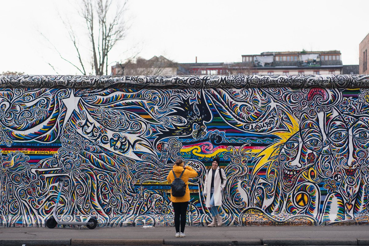 Playing with a slow shutter at one of Berlins icons, that yellow coat definitely helped #Berlin #berlinwall #berlinicons #visitberlin #visitgermany #slowshutter #sonya7riii