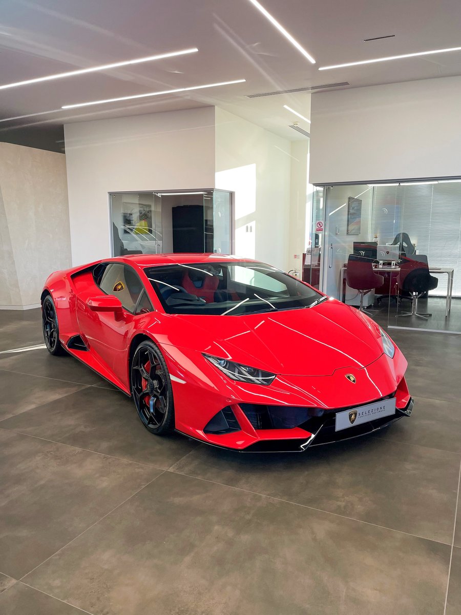 Spicing up your midweek🌶️
Our Rosso Mars Huracán EVO, currently available in our Selezione pre-owned range. 

How good does this look!? With the Contrast interior stitching, High gloss black style package and Embroidered Lamborghini shield on the headrests!