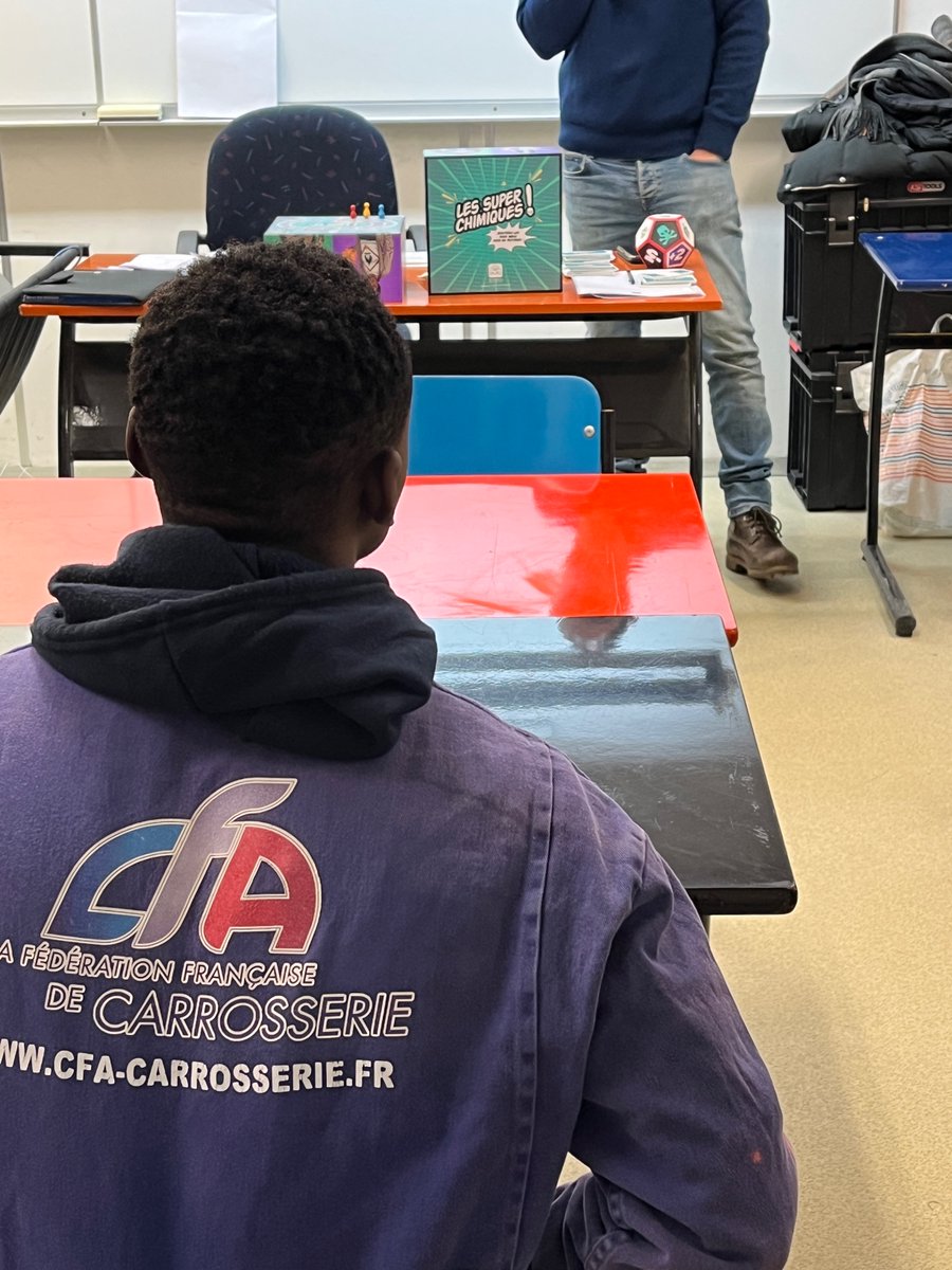 CFAFFC's tweet photo. 📍Intervention ce matin d'IRP Auto au @CFAFFC  de la @FFCCarrosserie  : "Les Super Chimiques" avec la section de peinture en carrosserie 😊 https://t.co/AsmHDExwP6
