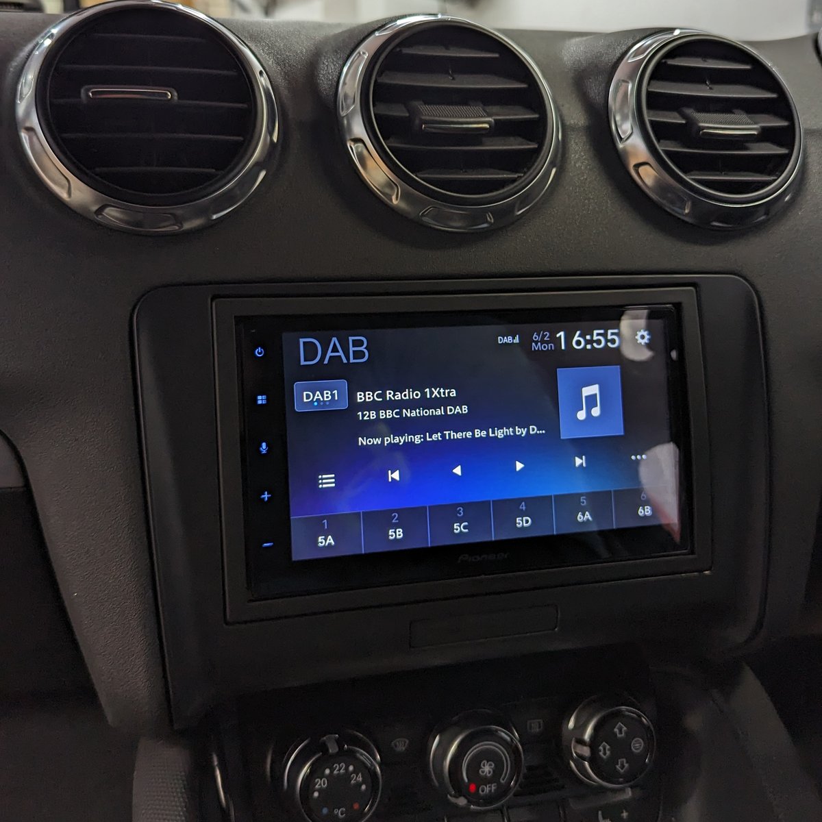 InCarMusic1's tweet photo. 🆕 Pioneer SPH-DA360DAB
✅ Wireless Apple CarPlay
✅ Wireless Android Auto
✅ Android Mirroring
✅ DAB AM/FM Radio
✅ Wi-Fi, USB, AUX, BT
✅ Reverse Parking Camera
🌐 https://t.co/rRMSOugY4j
#audittmk2 #ttmk2 #audittowners #mk2tt #audittaddicts #auditt #audittuk #audittclub https://t.co/n7rEEIQgpl