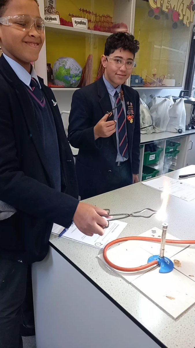 OPSScience's tweet image. What happens when we add oxygen to metals? Green flames and bright white lights! Year 8 have been exploring corrosion this week and investigated the reactivity in oxygen of some metals. @OPS_OratoryPrep #STEMeducation