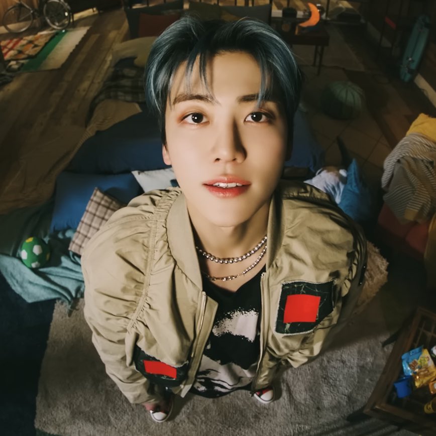 njmhae's tweet photo. 🧍 https://t.co/5zF8PdJrkv