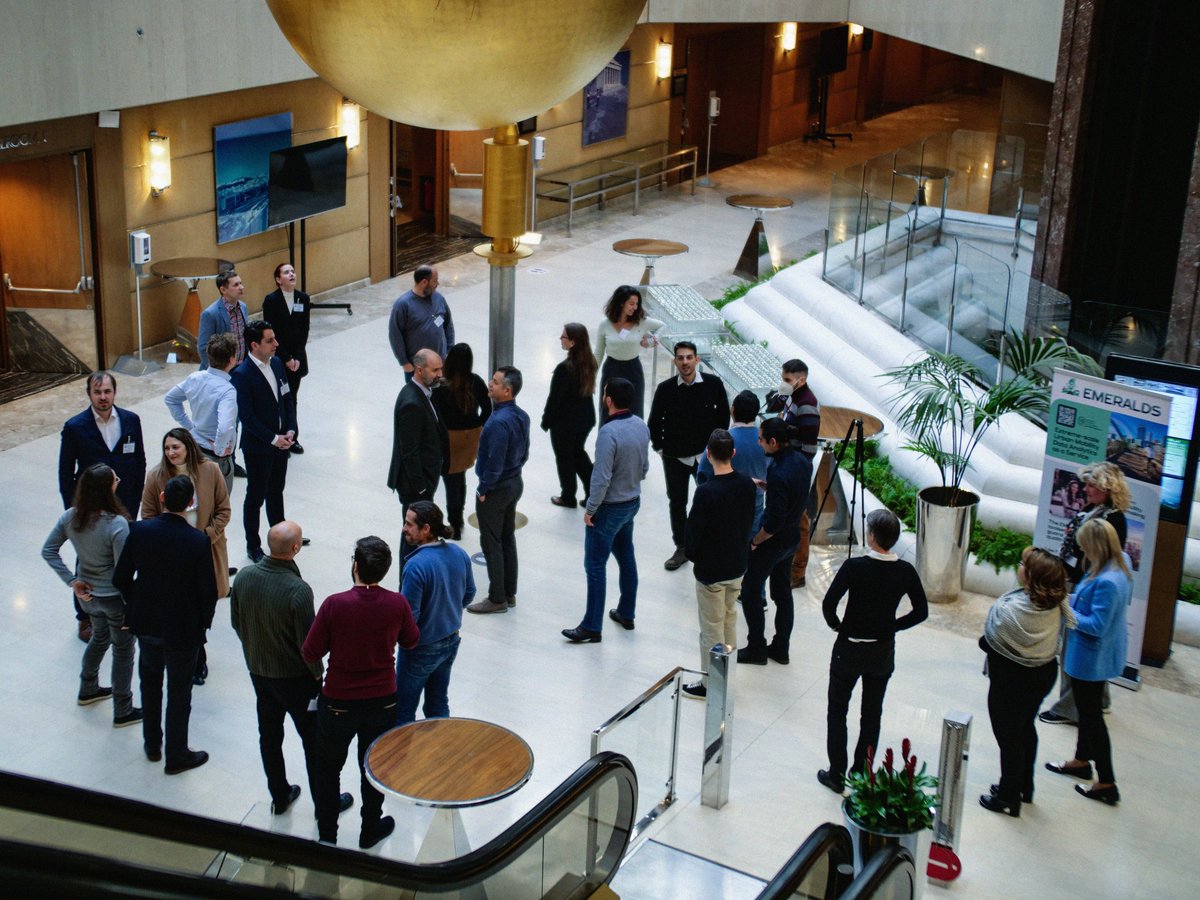 This afternoon we are focussing on our 3 use cases:
🟢urban crowdedness risk assessment
🟢road traffic control
🟢public transport network reorganisation &amp; optimisation
They will provide specifications and validate the EMERALDS toolset in 3 🇪🇺 cities. 
➡ bit.ly/3DSIp6V