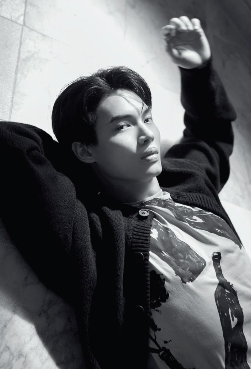 __opywpy__'s tweet photo. 🫠🫠🫠🫠🫠

#harpersbazaarsg 
#BAZAARSGLovesWin
#PradaXWin 
#winmetawin https://t.co/sOMZhJZkiU