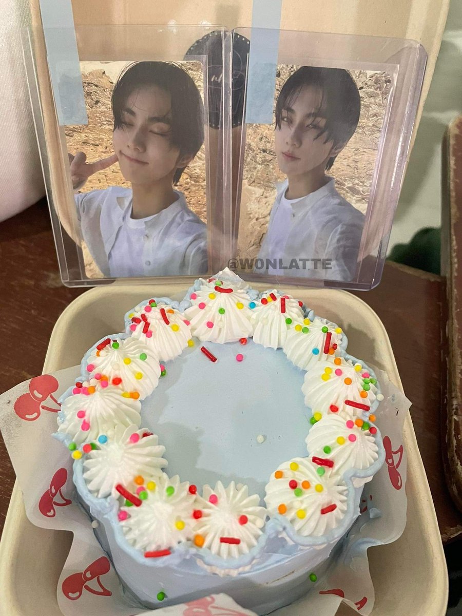 W0NBE4R's tweet photo. ㅡ 💌 : [ 020923 ] happiest birthday to my woniewon ! best wishes to the person who inspires me every day !
OUR BABY WON IS TWENTYOI !

#ENGENESinJungWONderland #JUNGWON #정원 #엔하이픈_정원 @ENHYPEN_members  @ENHYPEN https://t.co/LMkTOZxz1b