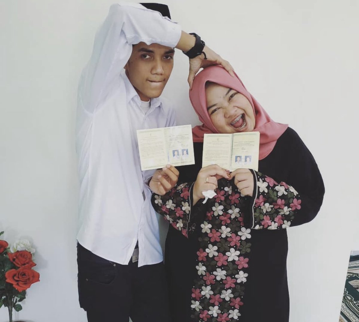 egbhr's tweet photo. @cellaiskandar Lanjutin juga ahh nikah di KUA , gak gratis soalnya bukan hari kerja 🤭🤭. Latar nya di musholla KUA https://t.co/CIuQyTZMVA