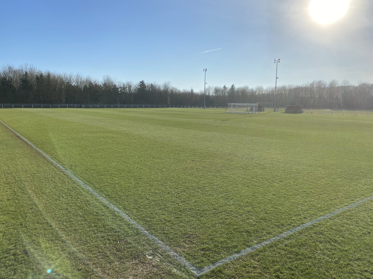 CarelFourie015's tweet photo. Senior cup semi final pitch for tonightβs game @AsfordbyFC π±π±Lovely autumn afternoon sunshine βοΈ Brushed cut and marked out β½οΈ @HeadlandAmenity treatments working wonders from 10 days ago ππ» #liquidturfhardener #seamacproturffe @nemmtweets @theeyeradio @leicsfa @rigbytaylor https://t.co/AafyWTRp9a