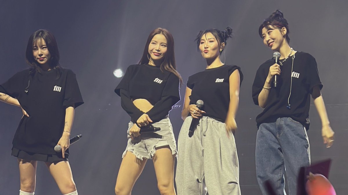 DelfiMoomoo's tweet photo. My Con Singapore Day 1 Complete Audio Bootleg

The beginning is chaotic for the first 10 minutes, with some cuts as the stream wasn't stable. But it's smooth sailing from minute 10 onwards.
(credit for the picture: @/StarsAboveMe_)
🔗https://t.co/zau2TrnE3t https://t.co/r1uF1ejr8U