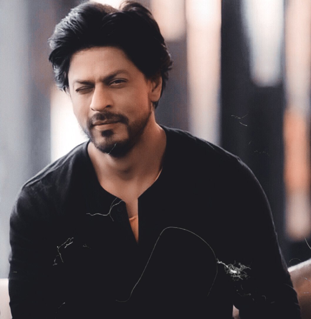 Megastar_SRK_'s tweet photo. Jo desh ke PRIME MINISTER ko apna PR banale .. Woh SHAH RUKH KHAN 🔥 https://t.co/GbXz7rj5L3