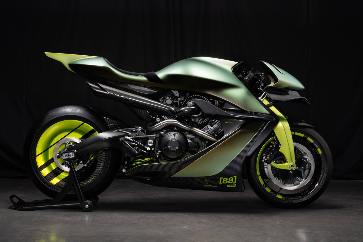 BSMotorcycles's tweet photo. #AMB001Pro is the result of a new collaboration between Brough Superior Motorcycles and the prestigious car manufacturer @astonmartin.
 
A sharp blade bike unveiled at the last Milan show, which pushes the limits of design and performance. 
#BroughSuperiorMotorcycles #AstonMartin https://t.co/j0FXA49Kz9