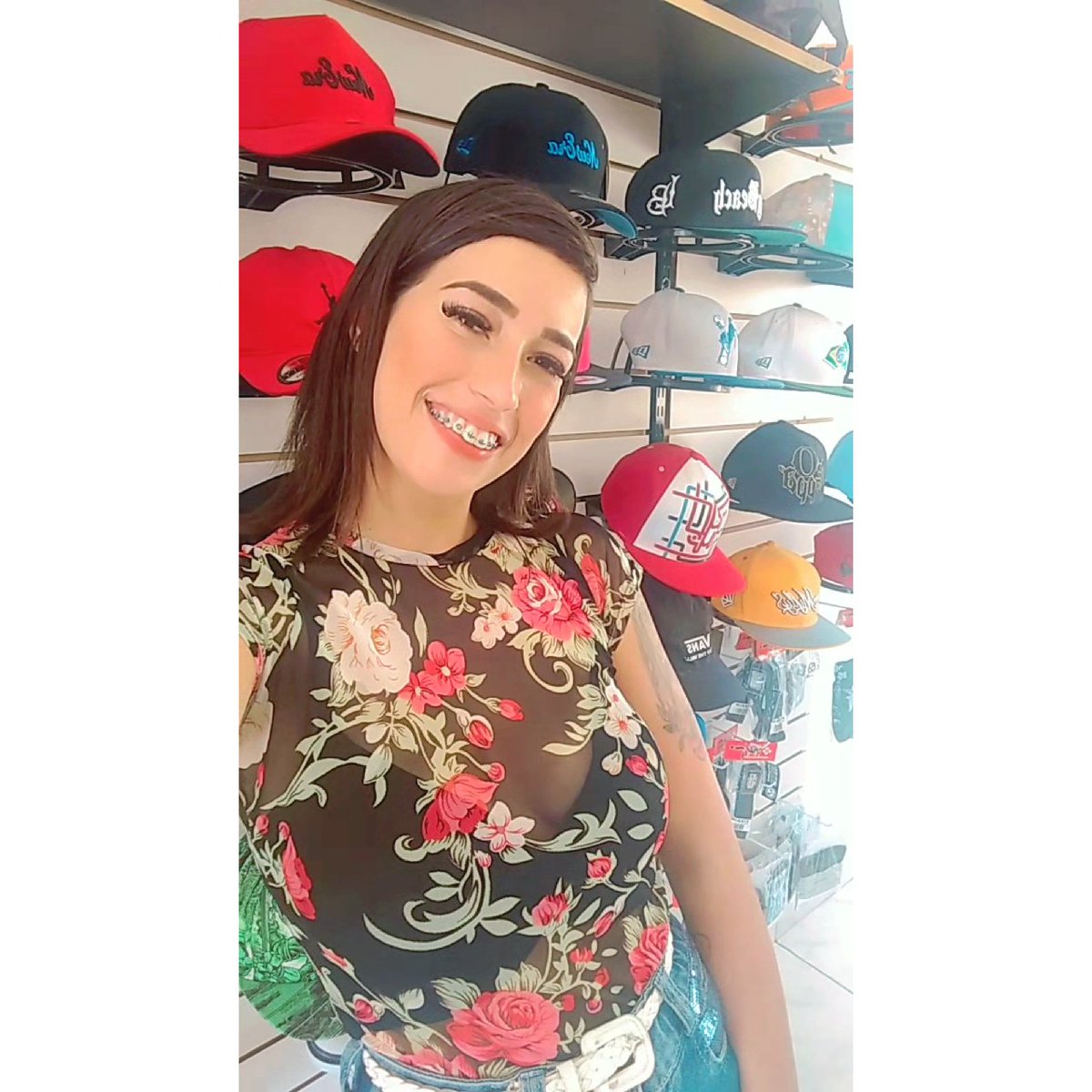 __biancaff's tweet photo. Dê sempre o seu melhor sorriso ao mundo! 😍✨ https://t.co/XXhhTmy2ER