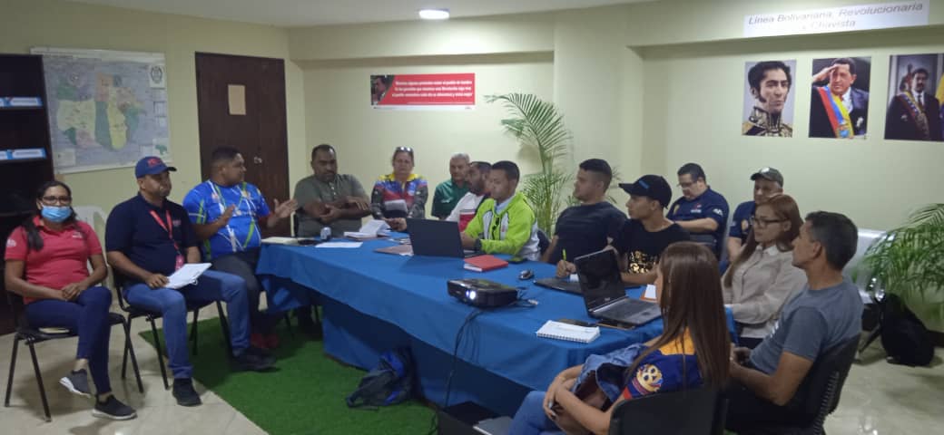 #Guárico | Estado Mayor de Alimentación se reunió para afinar detalles en la atención prioritaria de las comunidades, bajo las orientaciones estratégicas del ministerio <a href="/LealTelleria/">M/G Carlos Leal Tellería</a>, así el fortalecimiento de los Programas Sociales alimentarios