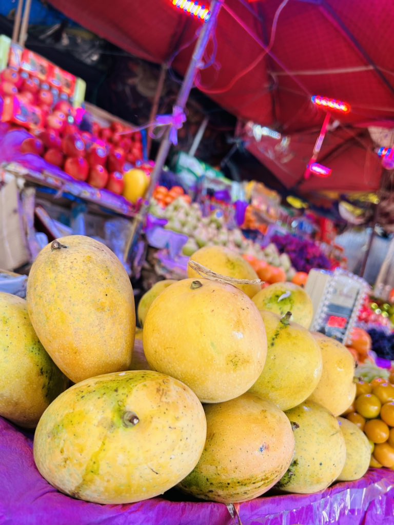 Saleem ali fruits 
Best fresh mango from kerela 
Shop address subhash nagar mod near pacific mall 110027
Contact 7042915790
#mango #kerela #delhi #india #subhashnagar #fruitshop #fruits