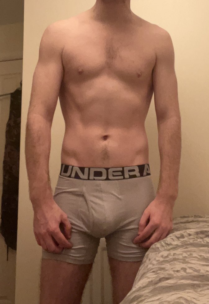 Moon89Scorpio's tweet photo. Bulge girthy and horny 😈 https://t.co/yZiGvzb1bT