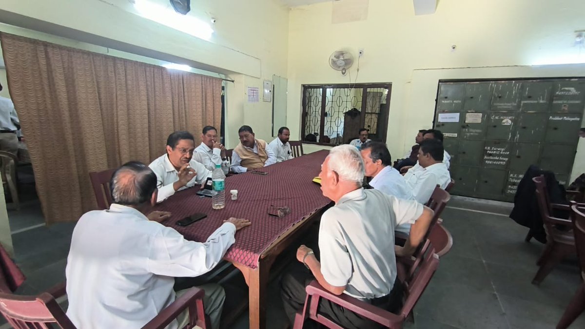 AilajHq's tweet photo. 2/2 

The advocates have been in jail for more than 52 days and are entitled to bail .
Furthermore, it is necessary for a constructive dialogue to be initiated with the advocates to listen to their demands and address their concerns .

https://t.co/Ez0VjU3SZ5 https://t.co/SXDgPaG4It